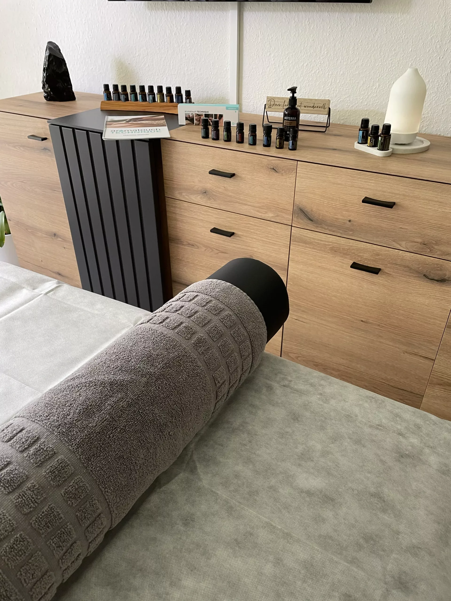 AromaTouch Behandlungsliege, AromaTouch Öle, Vorbereitung für die AromaTouch Anwendung in Kulmbach, Oberfranken